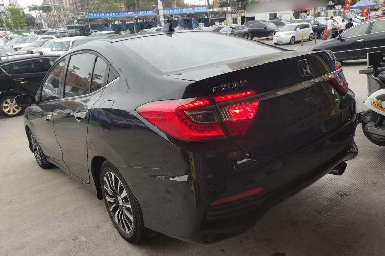 Used Honda Crider 2013 1.8L automatic luxury edition Rear Left 45 Deg