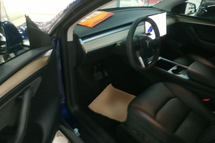 Used Tesla Model Y 2021 Long-Range All-Wheel-Drive Version 3D7