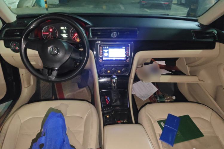 Used Volkswagen Passat 2011 1.8 TSI DSG Prestige Edition Center Console