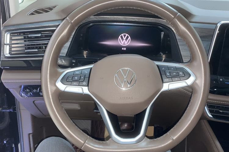 Used Volkswagen Viloran 2023 380TSI Luxury Edition