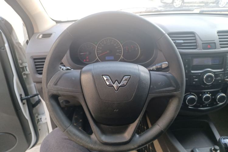 Used Wuling Hongguang 2014 1.5L S Standard Version