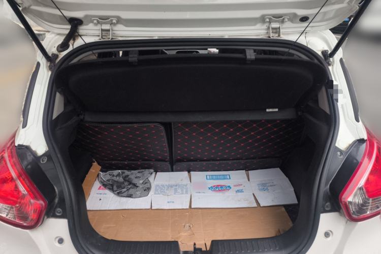 Used Baojun 310 2017 1.5L Manual Fashion Model Trunk