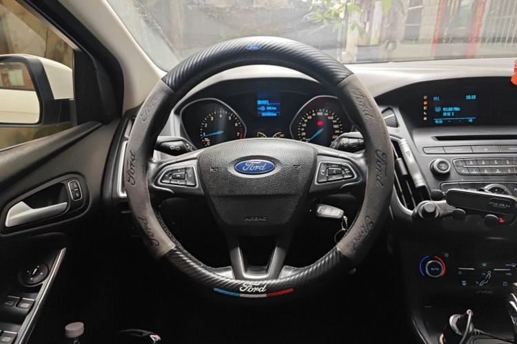 Used Ford Focus 2015 Sedan EcoBoost 125 Automatic Supreme Style Edition