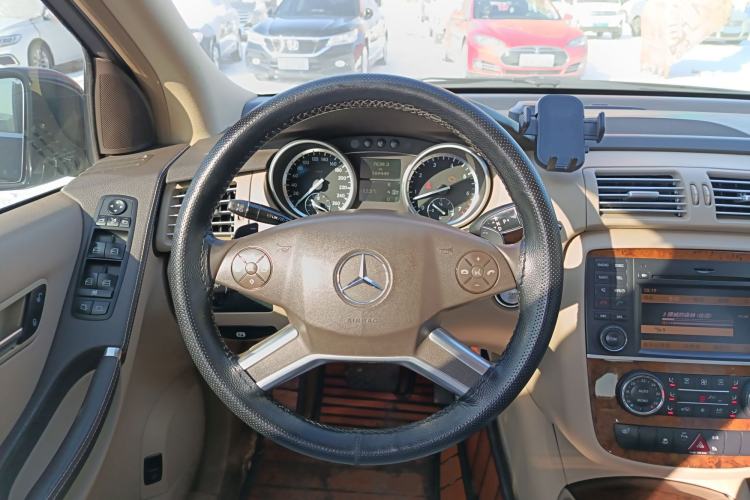 Used Mercedes-Benz R-Class 2010 R 350 L 4MATIC