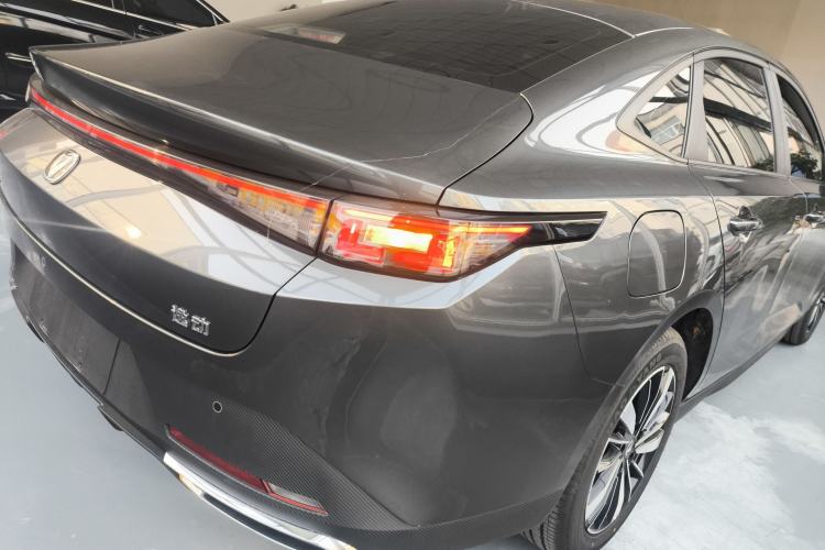 Used CHANGAN Eado PHEV 2025 Smart New Blue Whale 145KM High-Energy Edition
