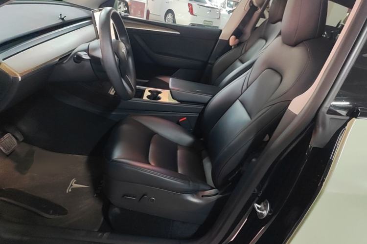 Used Tesla Model Y 2022 Long-Range All-Wheel-Drive Version
