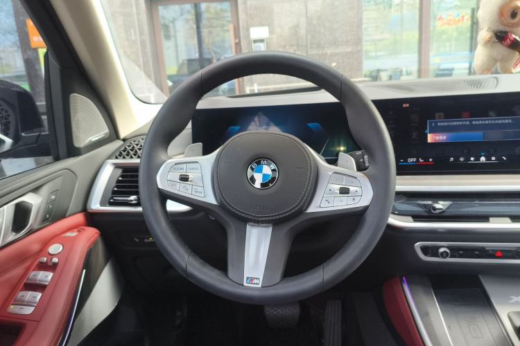 Used BMW X5 2025 Model, xDrive 30Li Prestige M Sport Night Package Steering Wheel