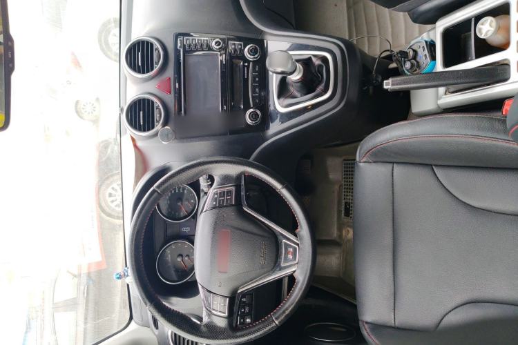 Used Haval H6 2014 Upgraded Model 1.5T Manual Two-Wheel Drive Elite Version
