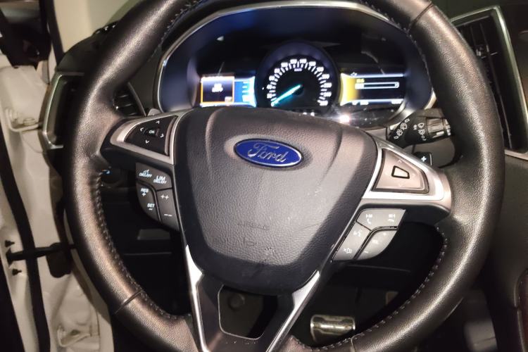 Used Ford Edge 2017 EcoBoost 245 Two-Wheel-Drive Sporty 7-Seater