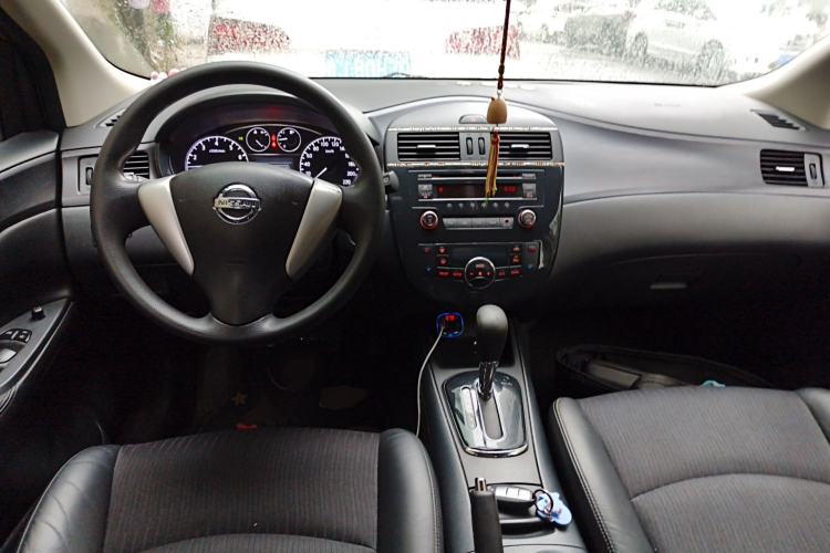Used Nissan Tiida 2013 1.6L CVT Cool Cafe Edition Center Console