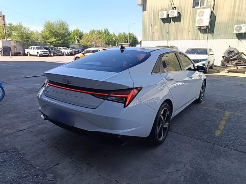 Used Hyundai Elantra 2022 1.5L CVT LUX Prestige Edition — 6