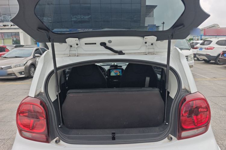 Used Roewe Clever 2022 311km QiQi BoBo Edition Trunk