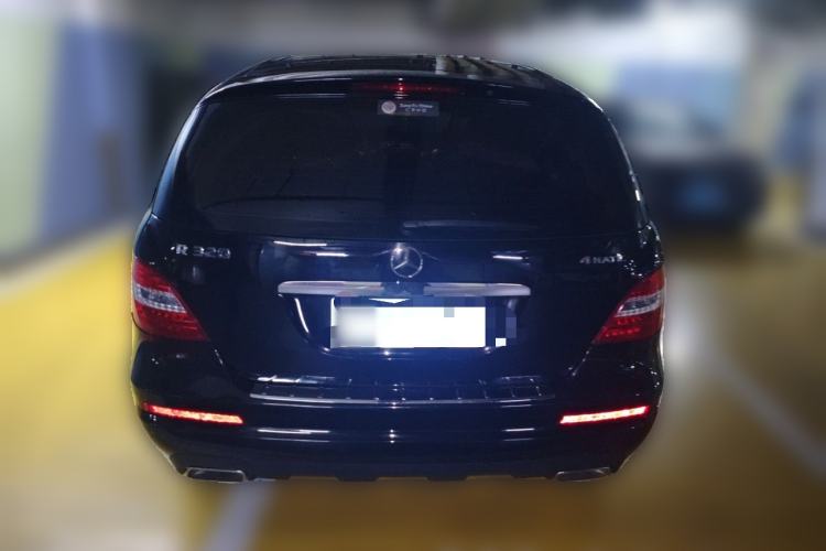 Used Mercedes-Benz R-Class 2015 R 320 4MATIC Luxury Model Rear