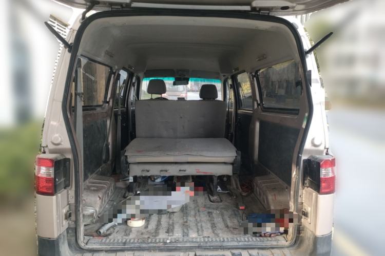 Used Jinbei Hiace X30 2023 1.5L Super-Comfortable Passenger Van 5/6/7-Seater Non-Air-Conditioned Version Model SWC15M