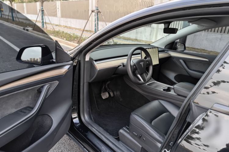 Used Tesla Model Y 2021 Standard Range Rear-Wheel Drive Version