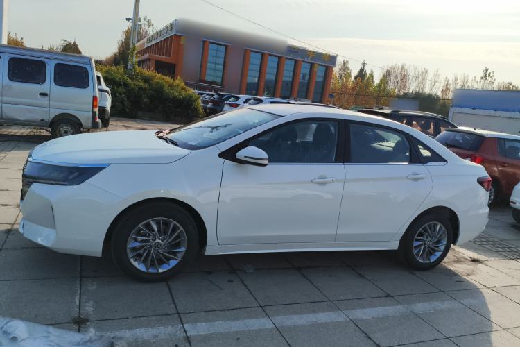 Used Venucia D60 2023 PLUS 1.6L XE CVT Trendy Edition