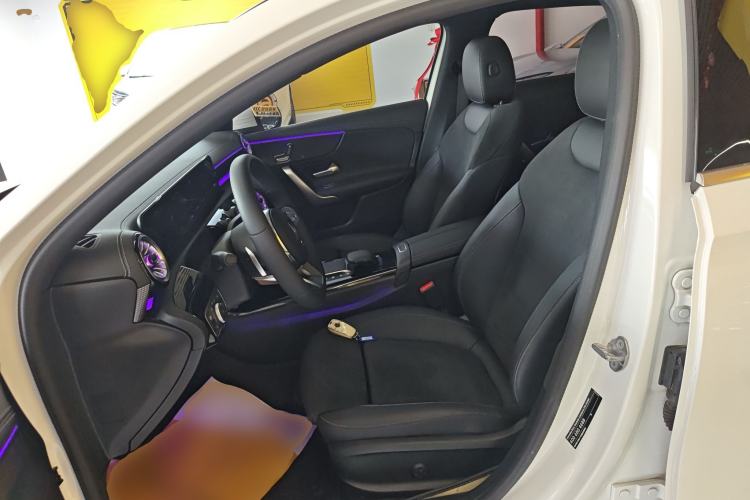 Used Mercedes-Benz A-Class 2022 Revised Version A 200 L Sport Sedan Fashionable Style
