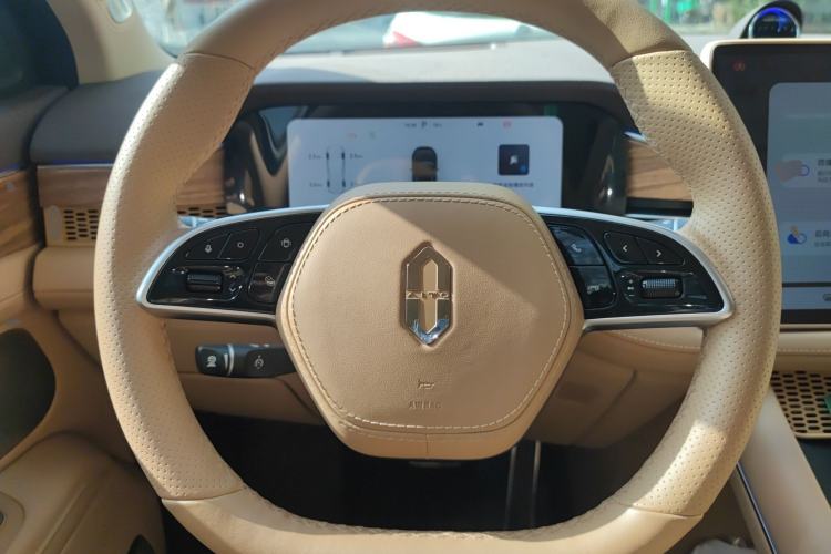 Used Hima AITO M7 2024 1.5T Intelligent Driving 4WD Max Edition 5 Seats Steering Wheel