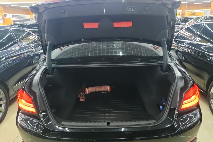 Used BMW 5 Series 2018 Facelifted 530Li xDrive Luxury Package