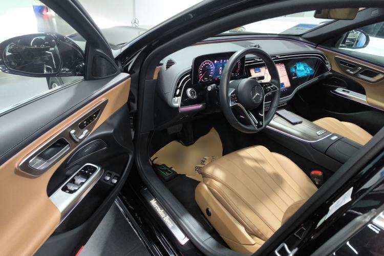 Used Mercedes-Benz E-Class New Energy 2024 E 350 e L Plug-in Hybrid Sedan Driver Seat