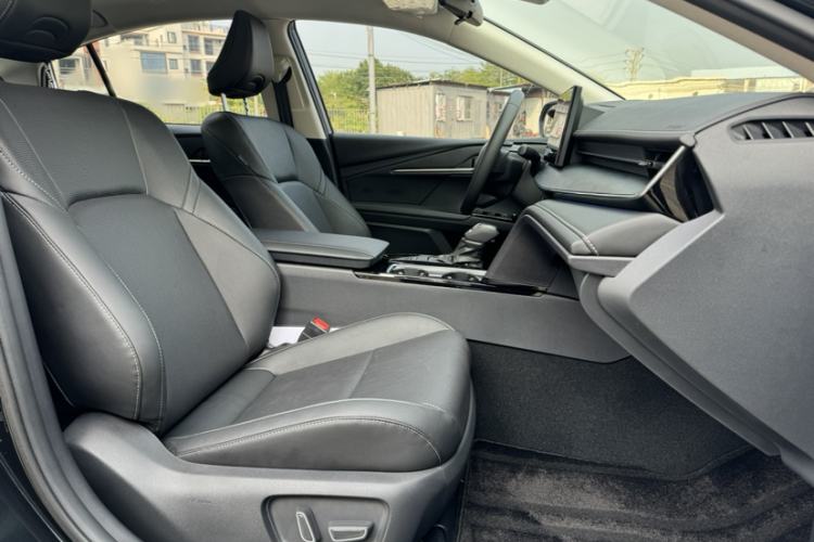 Used Toyota Camry 2024 Dual-Motor 2.0 HG Premium Edition
