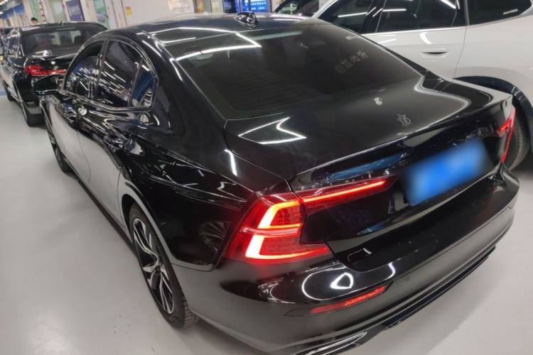 Used Volvo S60 2020 T5 Zhiya Sport Edition Rear Left 45 Deg