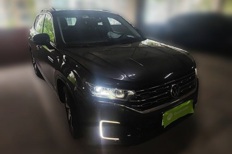 Used Volkswagen Tayron GTE Plug-in Hybrid 2020 1.4T Luxury Model Front Right 45 Deg