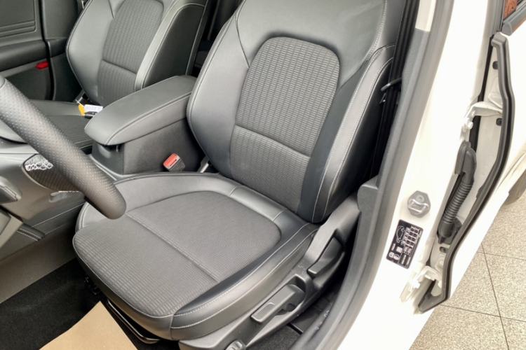 Used Ford Focus 2021 Hatchback EcoBoost 180 Automatic Titanium Edition Left Front Seat