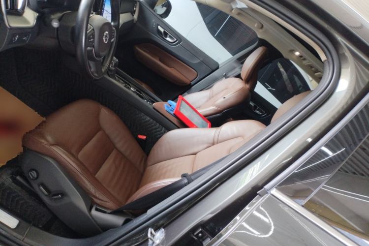 Used Volvo XC60 2019 T5 4x4 Zhiyuan Edition China VI Standard
