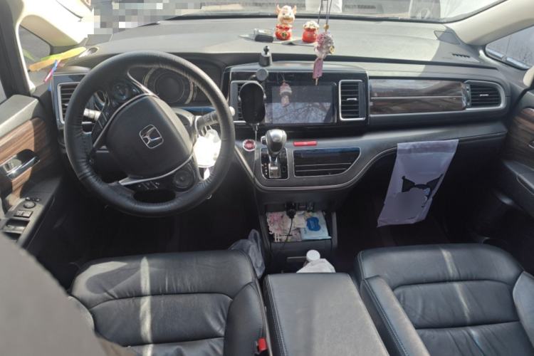 Used Honda Elysion 2016 2.4L Luxury Edition
