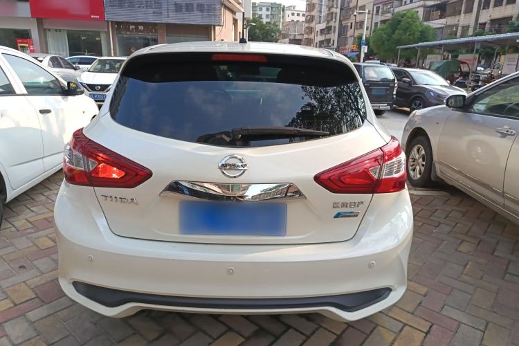 Used Nissan Tiida 2016 1.6L CVT Cool Dynamic Edition
