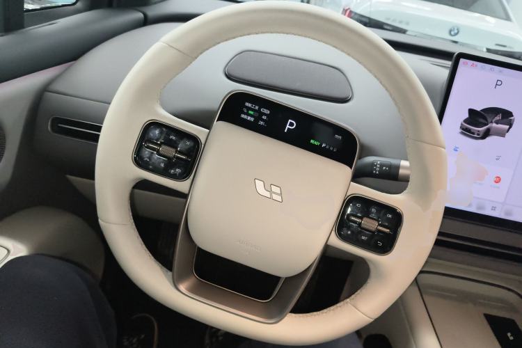 Used Li Auto i6 2025 Model Two-Wheel-Drive Standard Type Steering Wheel