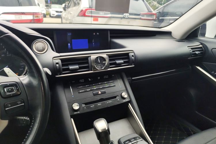 Used Lexus IS 2017 300 FENGSHANG Edition
