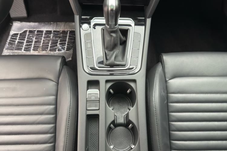 Used Volkswagen Magotan 2019 330TSI DSG Luxury Version China VI Standard
