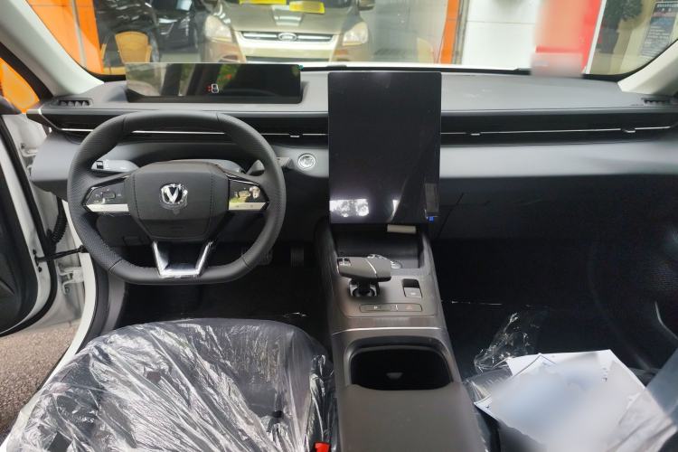 Used CHANGAN Eado 2025 Blue Whale 1.5T 500Bar Prestige Model
