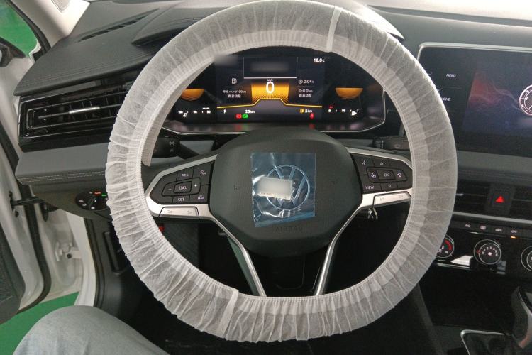 Used Volkswagen Sagitar 2025 Facelift 200TSI DSG Flyover Edition Steering Wheel