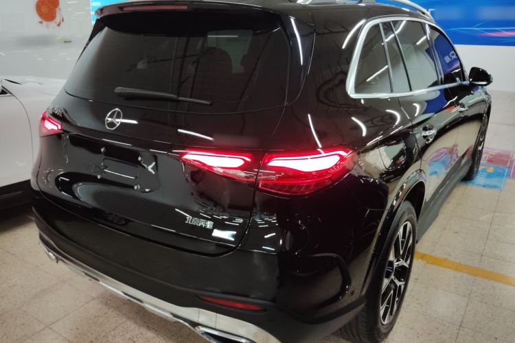 Used Mercedes-Benz GLC 2024 GLC 260 L 4MATIC Luxury Model 5 Seats Rear Right 45 Deg