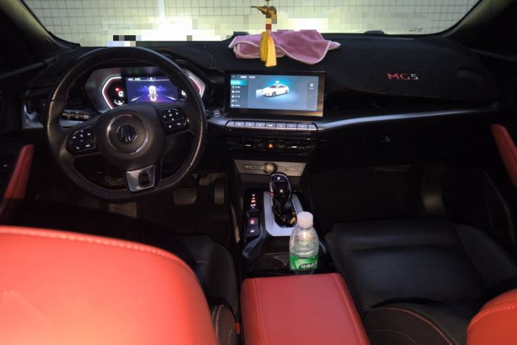 Used MG 5 2021 Revised 300TGI DCT Qingshè Luxurious Enjoyment Edition
