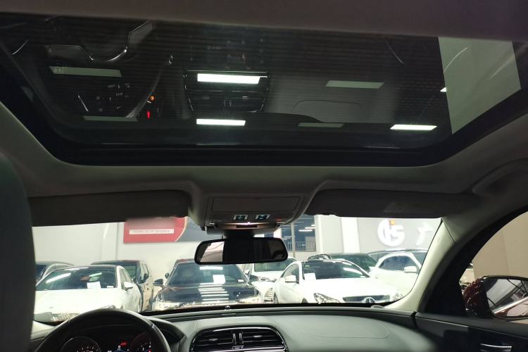 Used Jaguar XE 2017 2.0T 200 PS R-Sport
