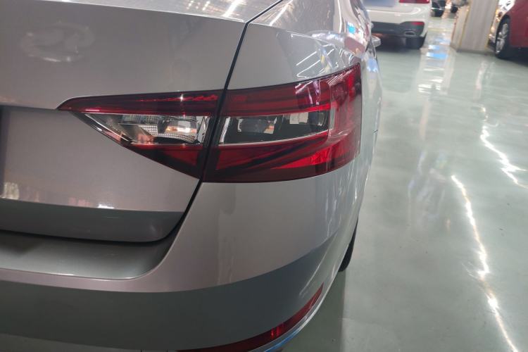 Used Skoda Superb 2016 TSI330 DSG Innovation Edition
