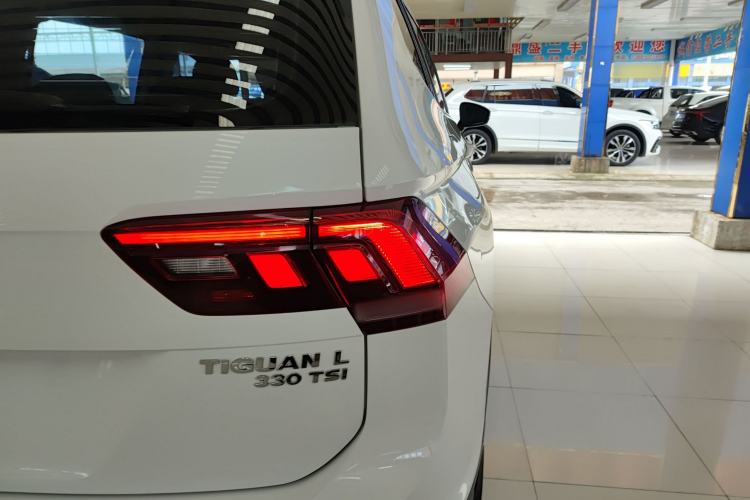 Used Volkswagen Tiguan L 2018 330TSI Automatic Two-Wheel Drive Luxury Edition Exterior 3