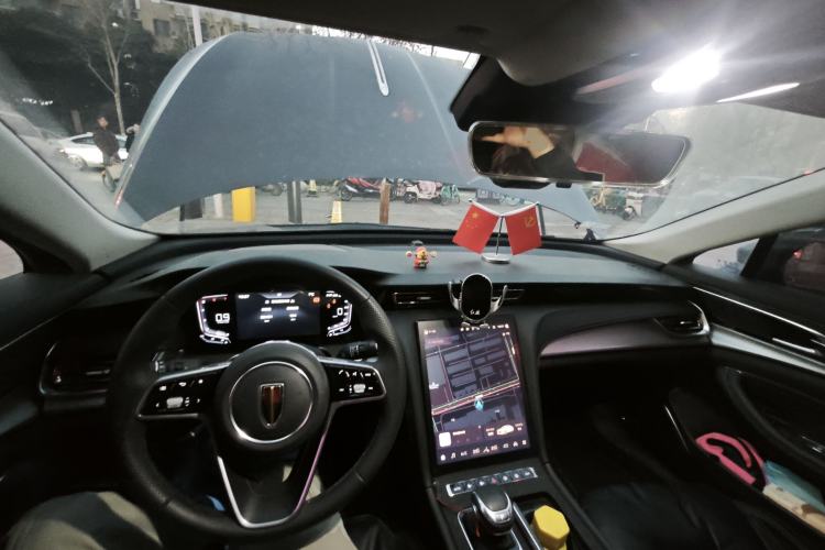 Used Hongqi H5 2024 1.5T DCT Smart Connect Flagship Edition Center Console