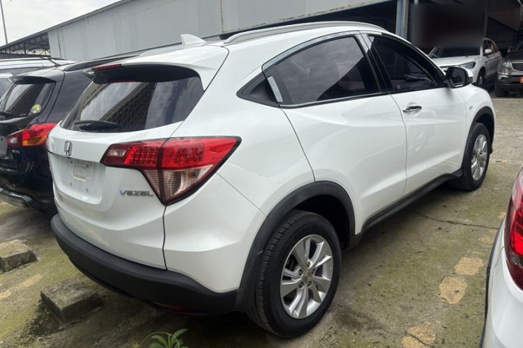 Used Honda Vezel 2015 1.5L manual two-wheel drive Comfort trim level
