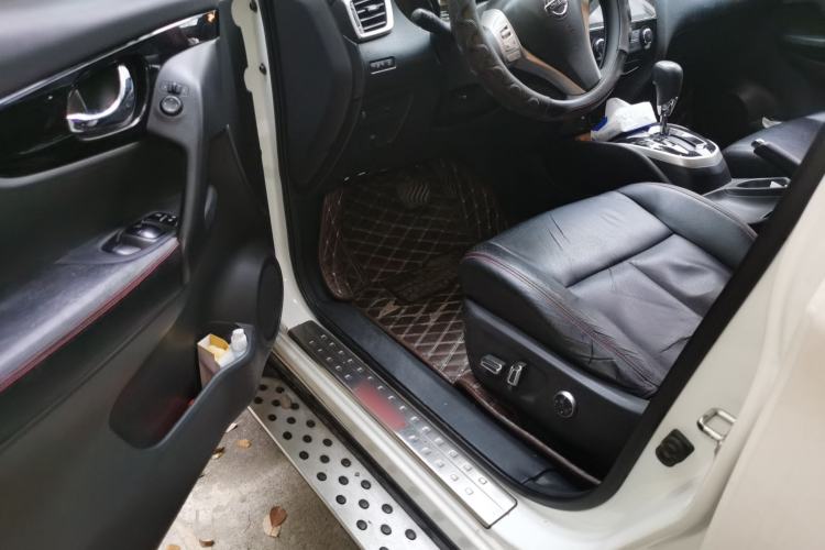 Used Nissan Qashqai 2016 2.0L CVT Elite Edition Driver Seat