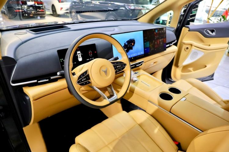 Used VOYAH Dream 2025 PHEV Four-Wheel-Drive Flagship Kunpeng Edition