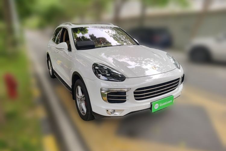 Used Porsche Cayenne 2016 Cayenne Platinum Edition 3.0T Front Right 45 Deg