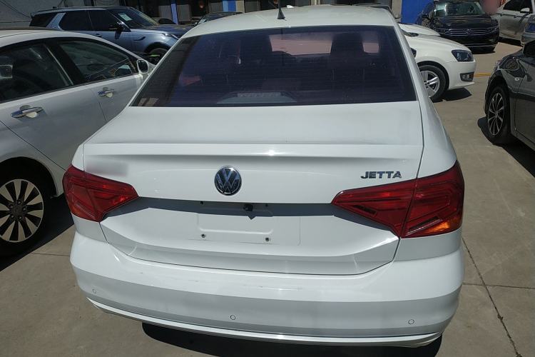 Used Volkswagen Jetta 2019 Dream Edition 1.4L Manual Fashion Version
