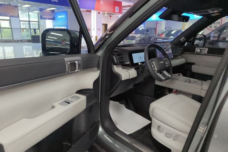 Used Formula Leopard Tai 7 2025 Model 190 km Four-Wheel Drive Ultra Edition Driver Seat