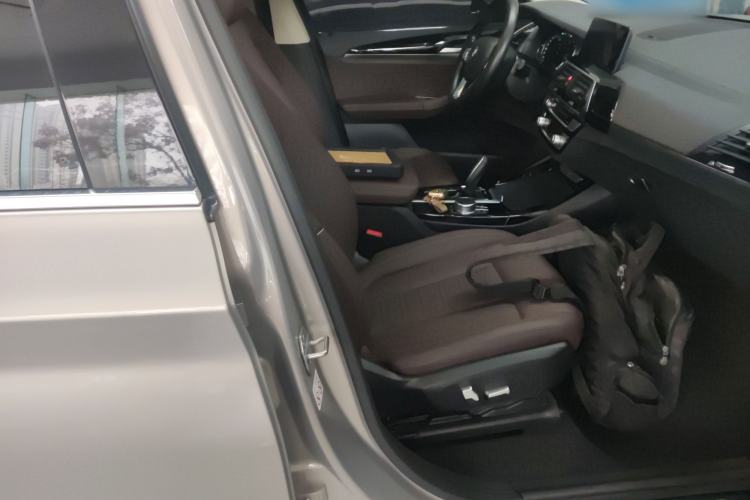 Used BMW X3 2018 xDrive25i Luxury Package China VI Emission Standard Right Front Seat