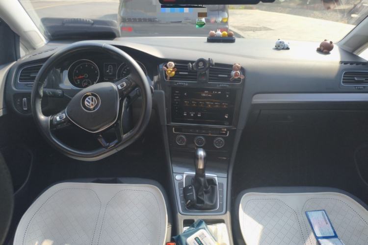 Used Volkswagen Golf 2020 Zhiai Edition 280TSI DSG Comfort Model Center Console